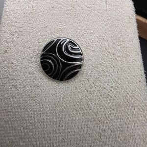 Black and Silver Round Buttin (1924)